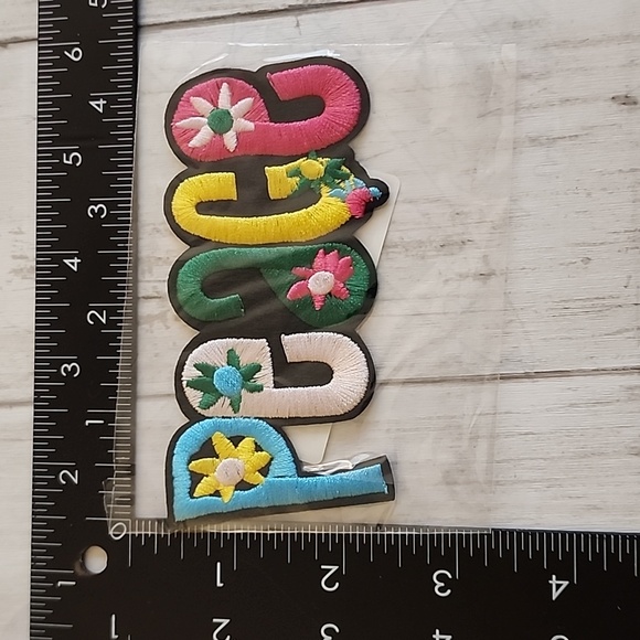 Peace Iron On Patch - Picture 2 of 3